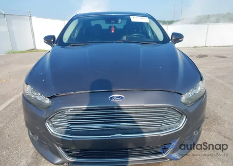 2016 Ford Fusion Titanium z USA, uszkodzony, nr VIN 3FA6P0K91GR140365